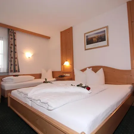 Villa Mark Bed & Breakfast 3*
